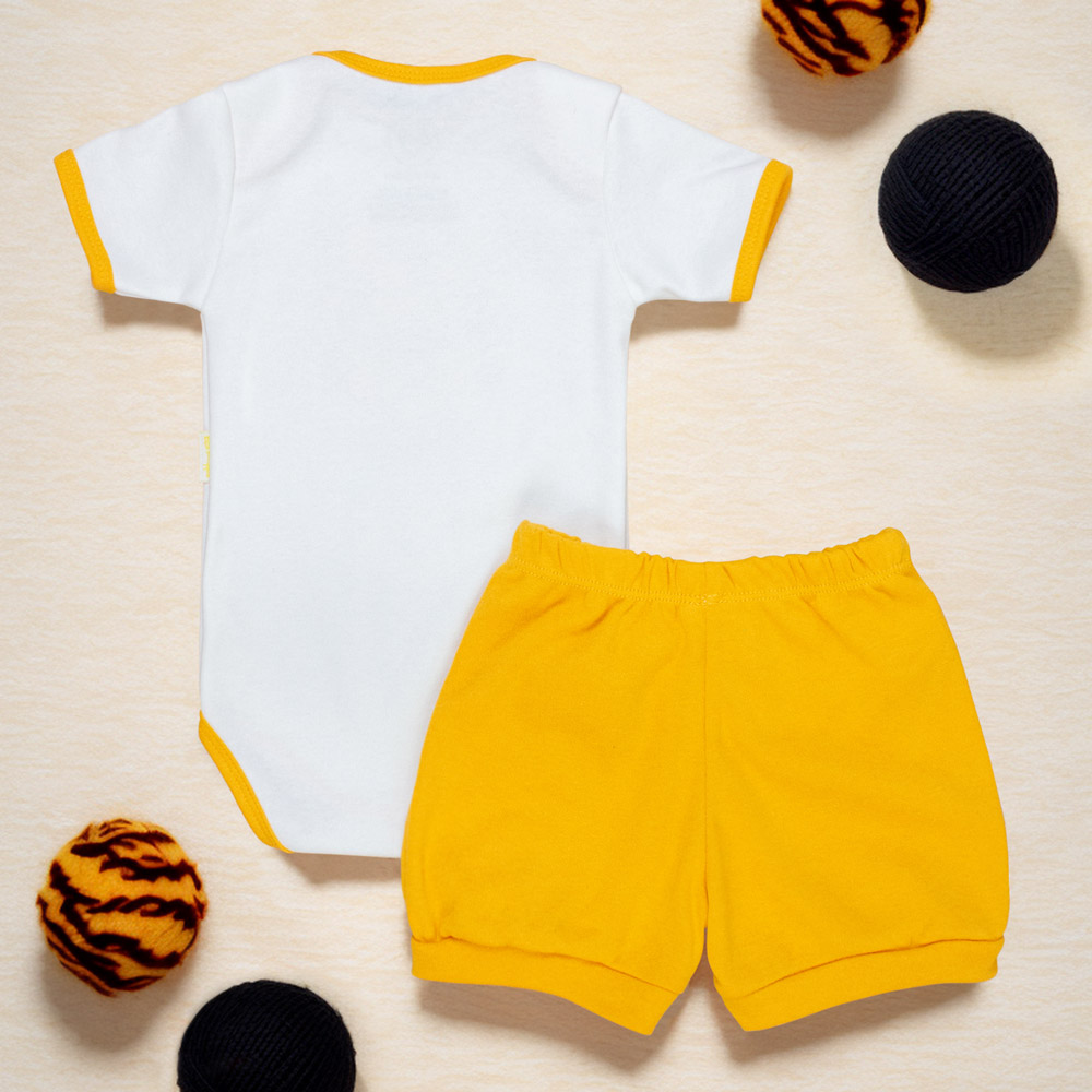 Conjunto Curto Baby Tigre Amarelo Confort... Conjunto Curto Baby Tigre Amarelo Confort...